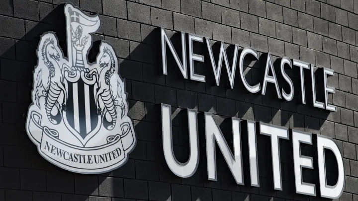 Newcastle United (นิวคาสเซิลยูไนเต็ด)